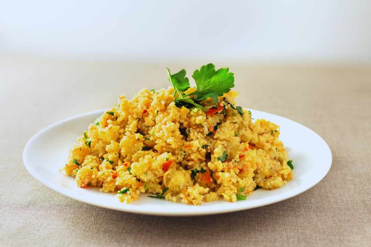 jene-stephaniuk-lkmGeyLItrw-unsplash-ls piatto di cous cous
