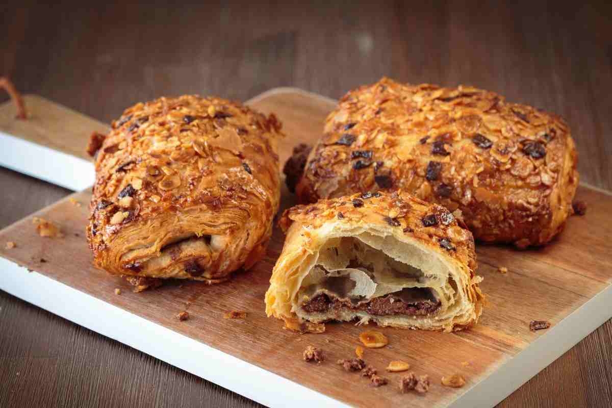 dolci di sfoglia con cioccolato