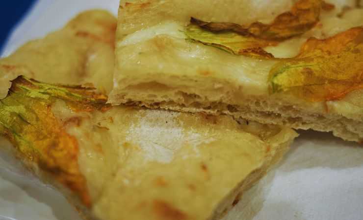 pizza coi fiori di zucca