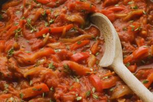 peperoni girati col mestolo in padella
