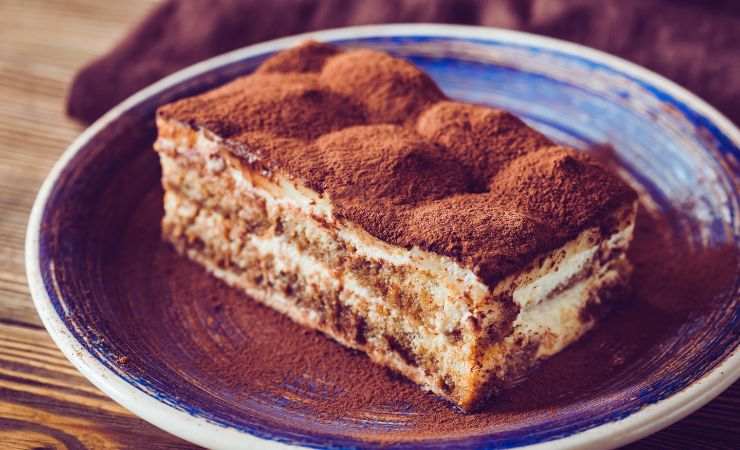 tiramisù nel piatto